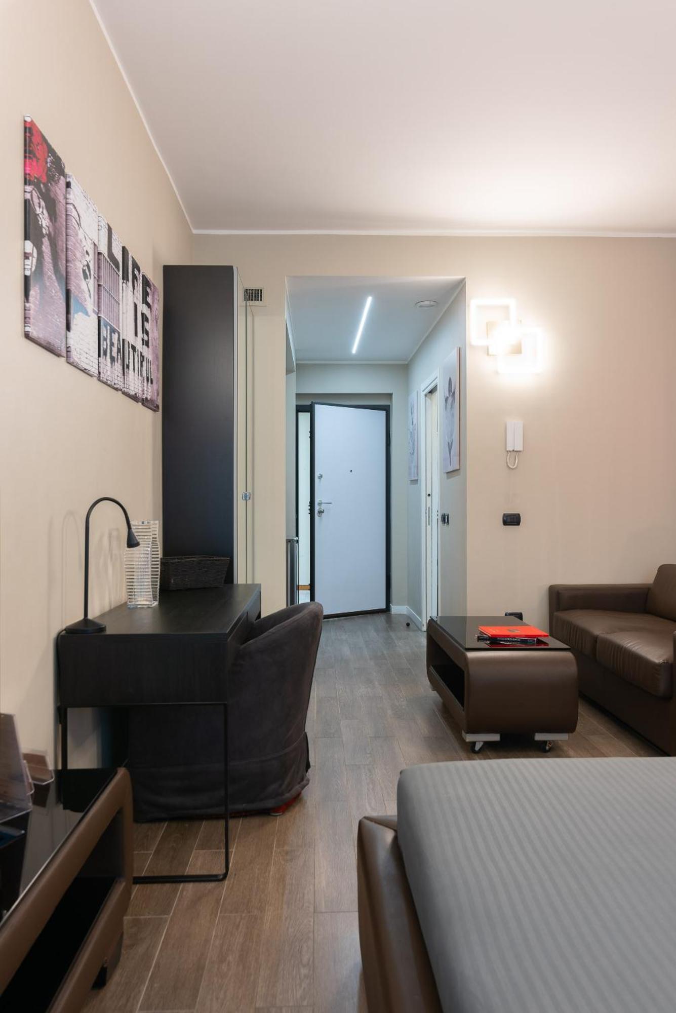Double L Luxury Suite มิลาน ภายนอก รูปภาพ